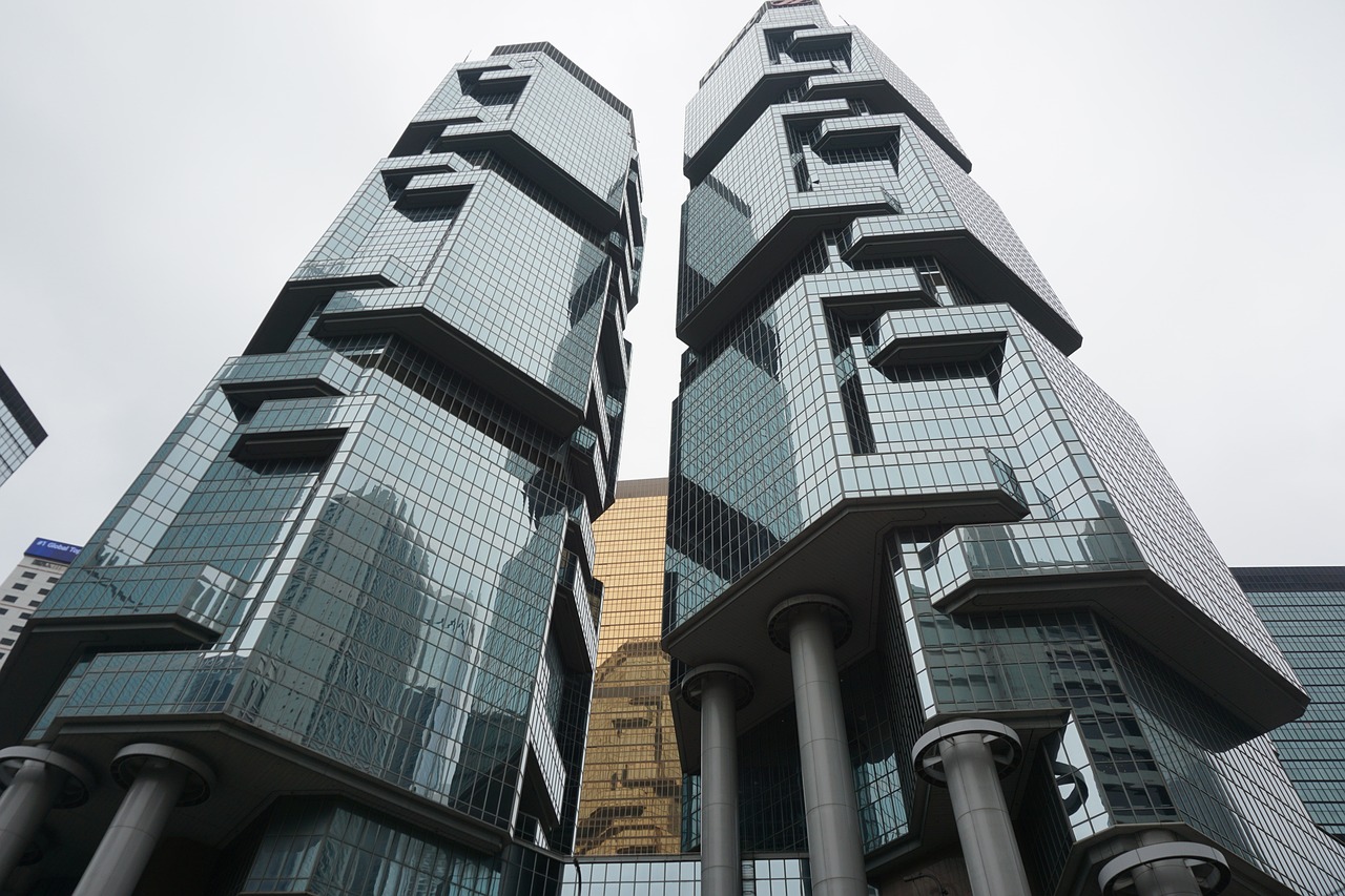 香港上市律师的角色与挑战解析